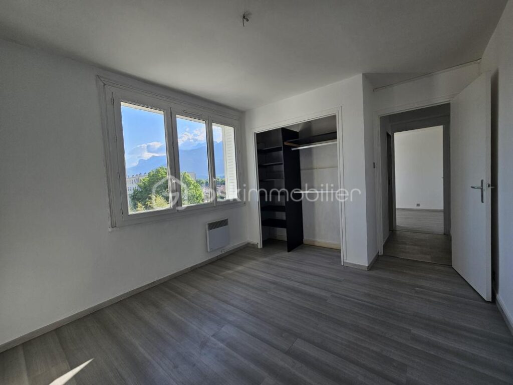 T3 lumineux en dernier étage avec balcons et vue dégagée – 3 pièces – 2 chambres – 57 m²