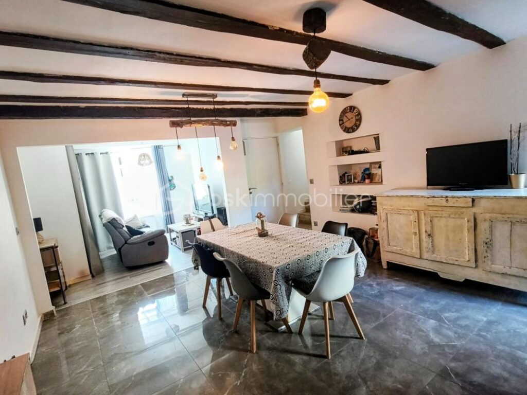 ✨ MAISON DE VILLAGE – 105 m² – 3 CHAMBRES – JARDIN – GARAGE ✨ – 5 pièces – 3 chambres – 105 m²