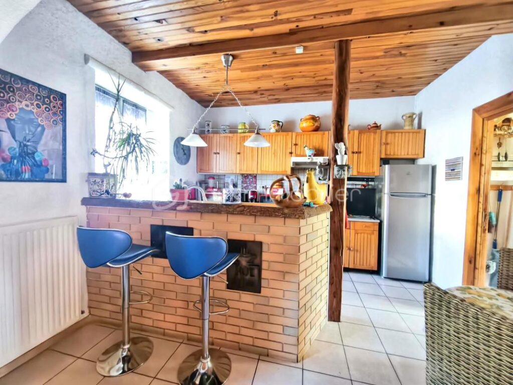 ✨ COUP DE CŒUR – Maison de caractère en pierre avec volumes et extérieur de qualité ✨ – 9 pièces – 6 chambres – 198 m²