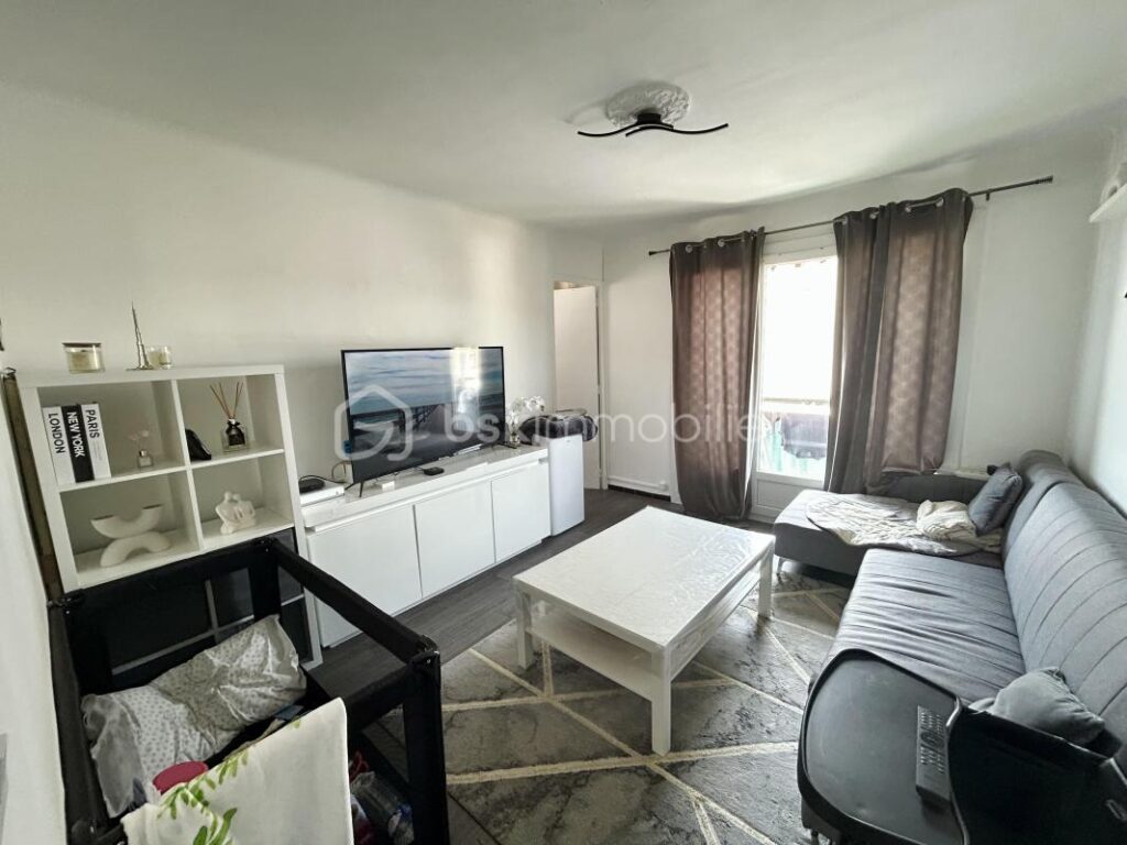 À vendre – Appartement 3 pièces avec balcons – Toulon secteur Saint Roch – 3 pièces – 2 chambres – 51 m²