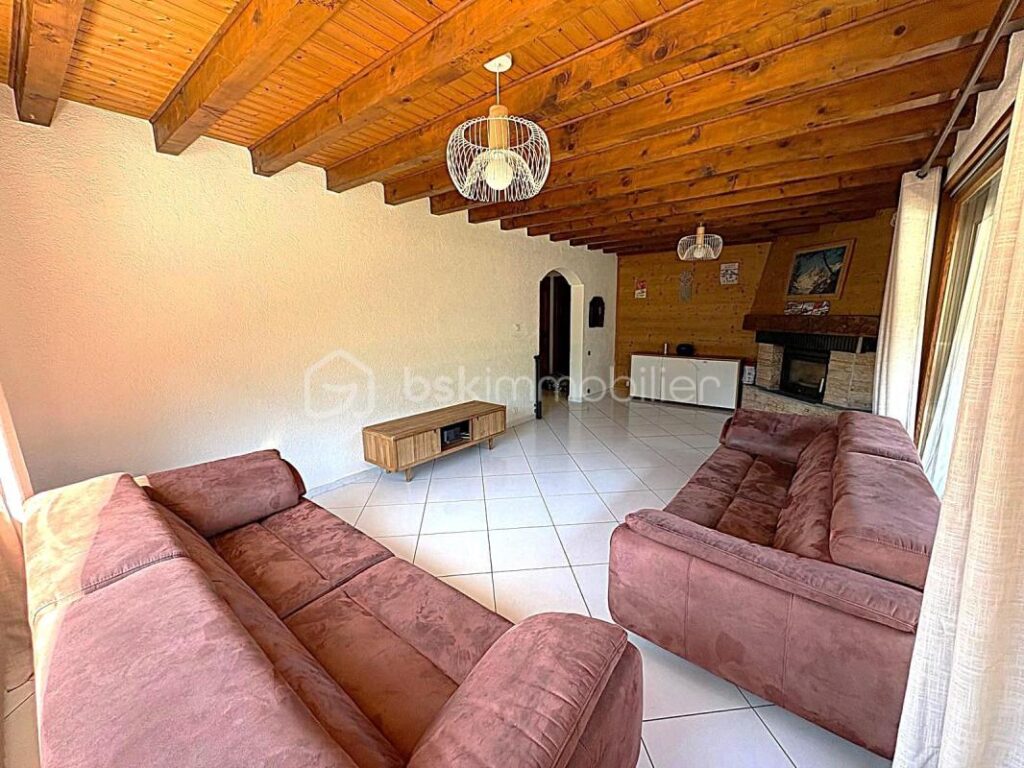 Invitation à l&rsquo;art de vivre au sein d&rsquo;un domaine entre ciel et montagnes ! – 7 pièces – 5 chambres – 134 m²