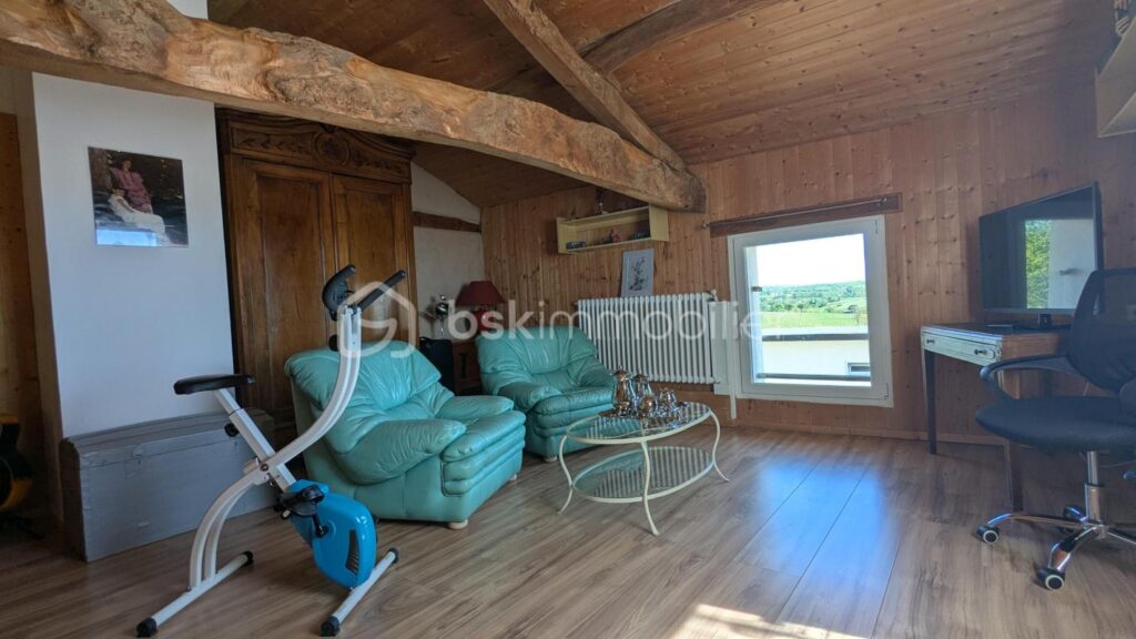 FERME RENOVEE AVEC 1Ha – 4 pièces – 3 chambres – 150 m²