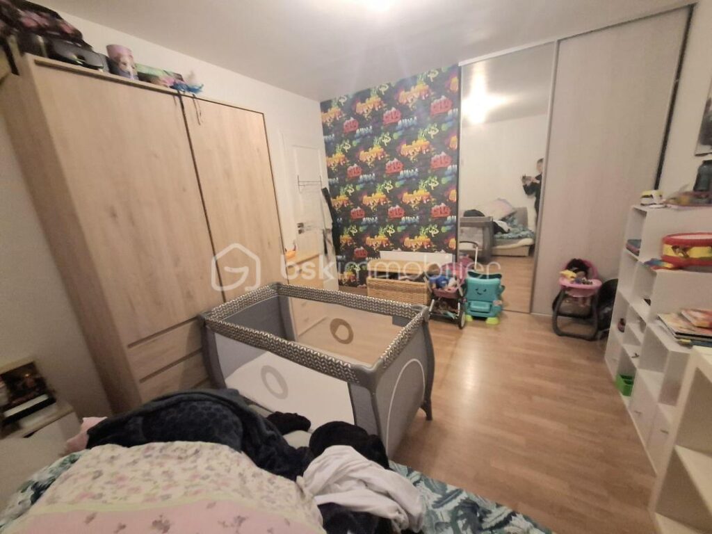Maison T5 avec terrain clos – 4 pièces – 3 chambres – 99 m²