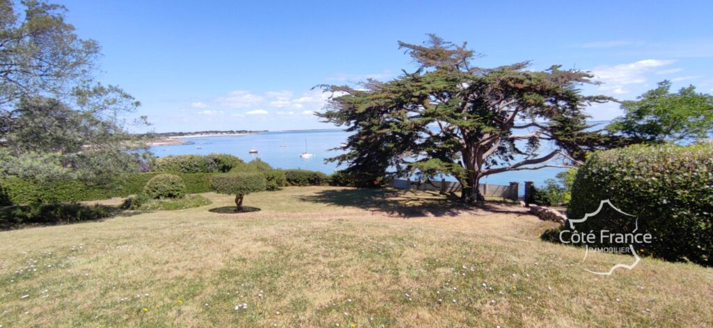 Appartement duplex exceptionnel – 170 m2 face à la mer dans – 6 pièces – 4 chambres – 170 m²