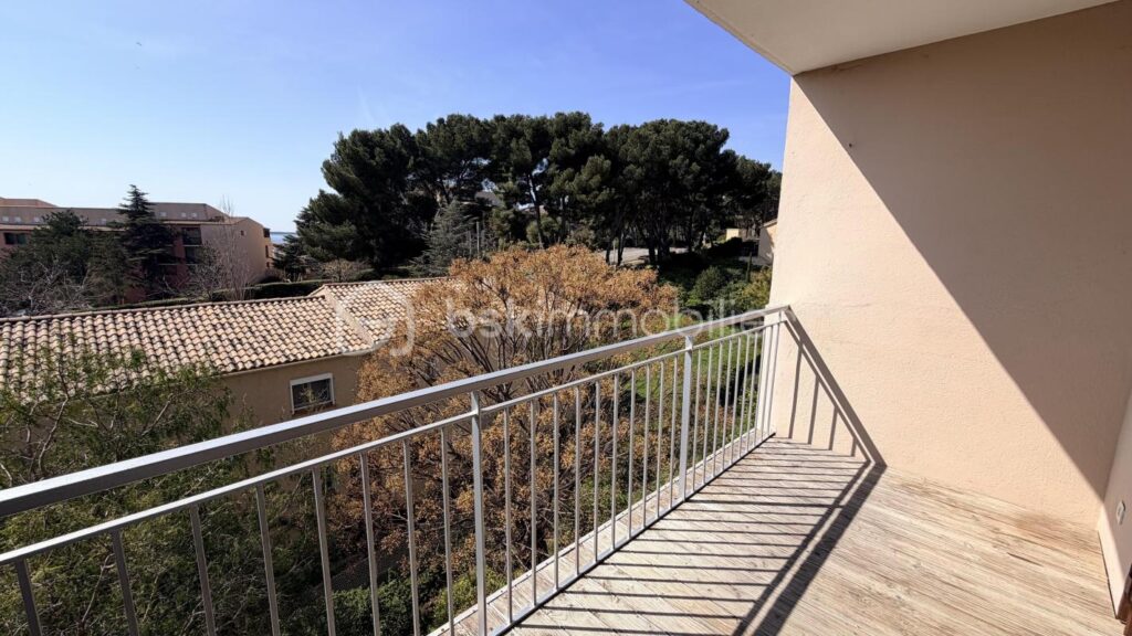 NOUVEAU ! Superbe appartement avec aperçu mer – 2 pièces – 1 chambre – 42 m²