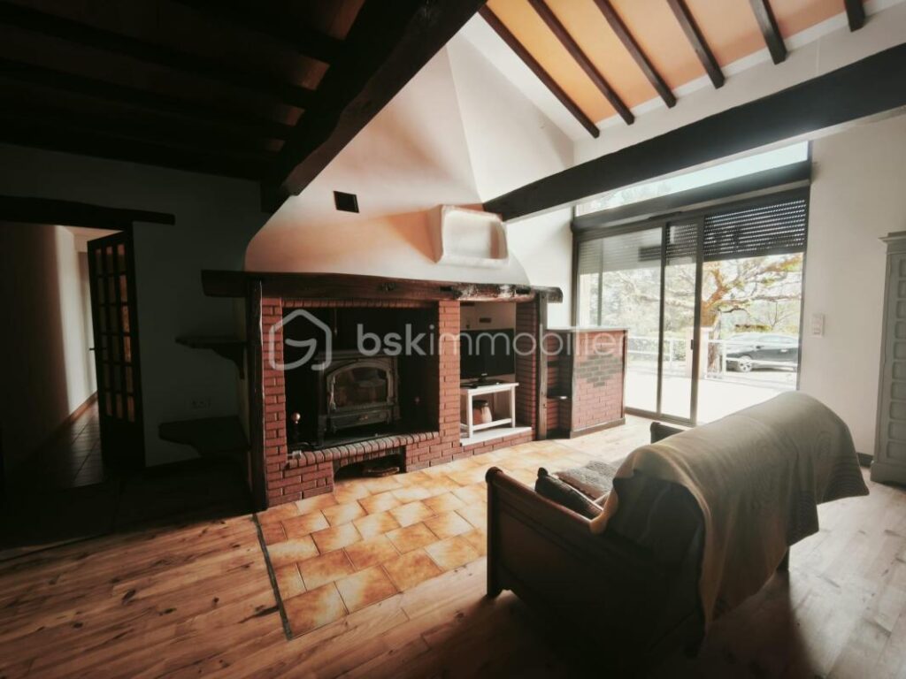 Charmant corps de ferme rénové – 6 pièces – 5 chambres – 205 m²