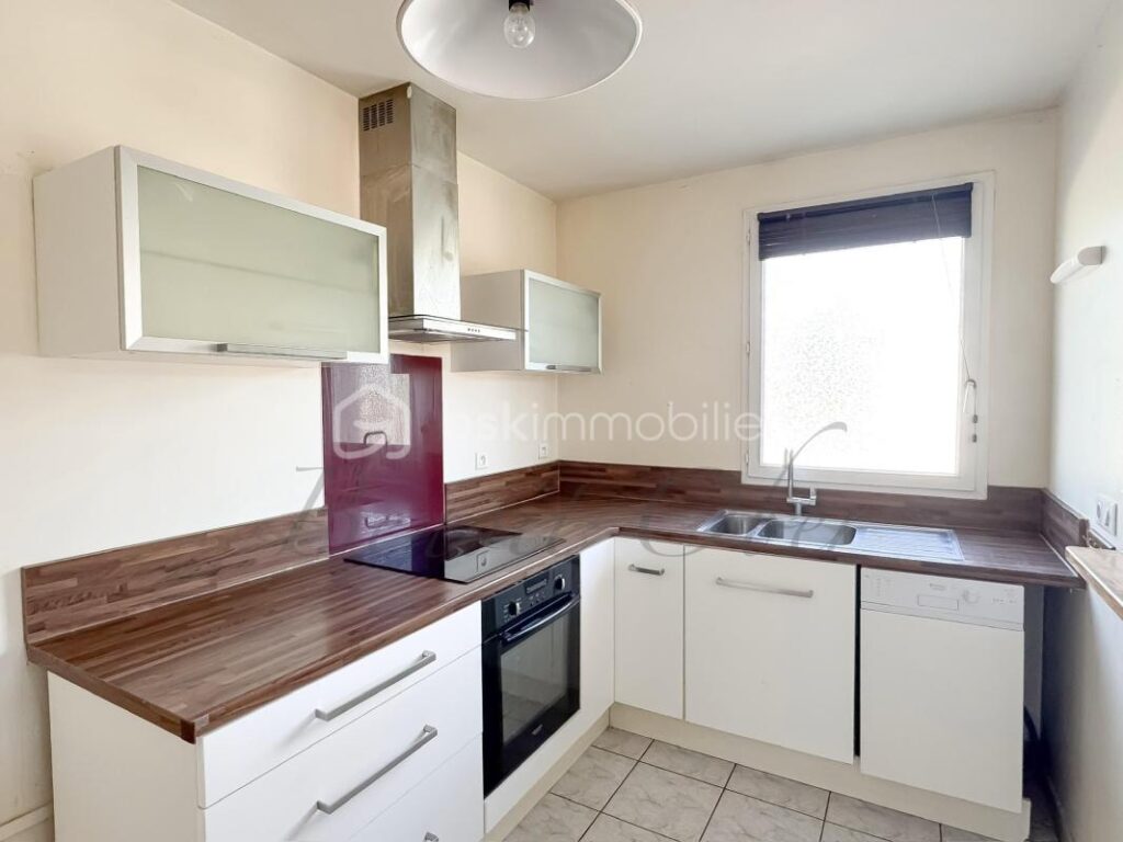 F3 lumineux avec balcon et double stationnement – Cadre de vie privilégié à Saint-Germain-sur-Morin – 3 pièces – 2 chambres – 63 m²