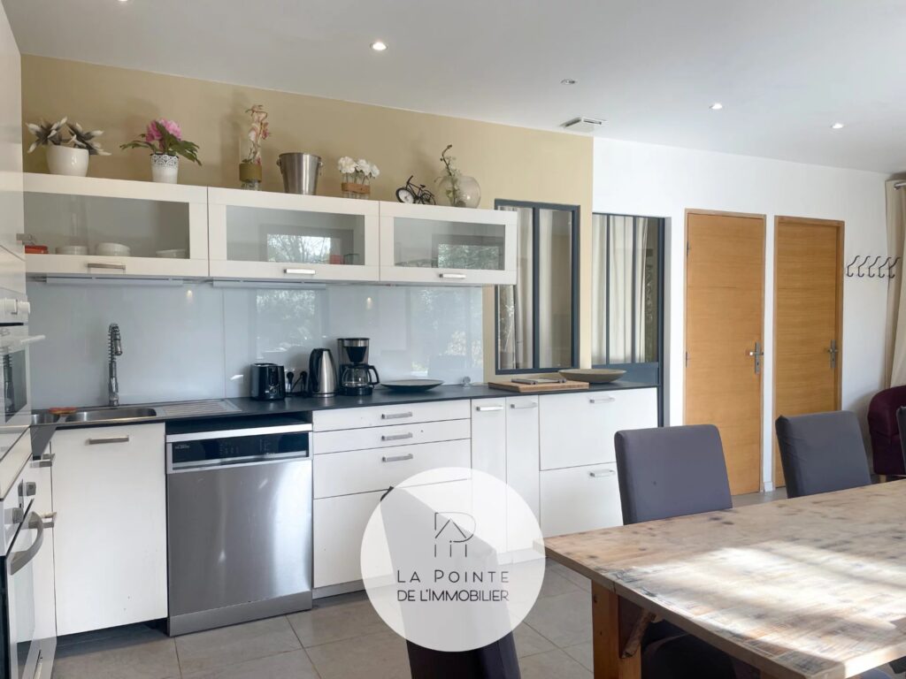 Villa contemporaine avec piscine intérieure – À 500 m de la plage, Erquy – 6 pièces – 4 chambres – 111 m²