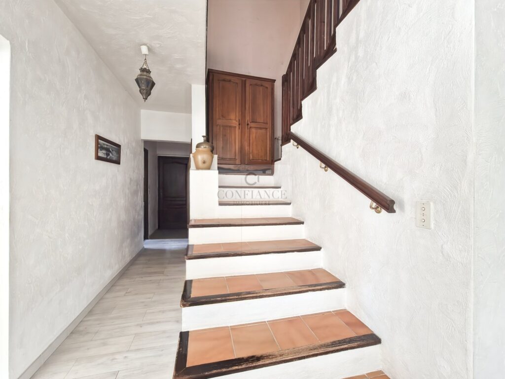 Maison – 7 pièces – 5 chambres – 164 m²