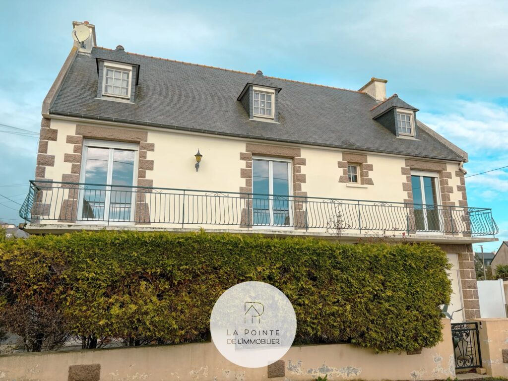 10 pièces – 4 chambres – 300 m²