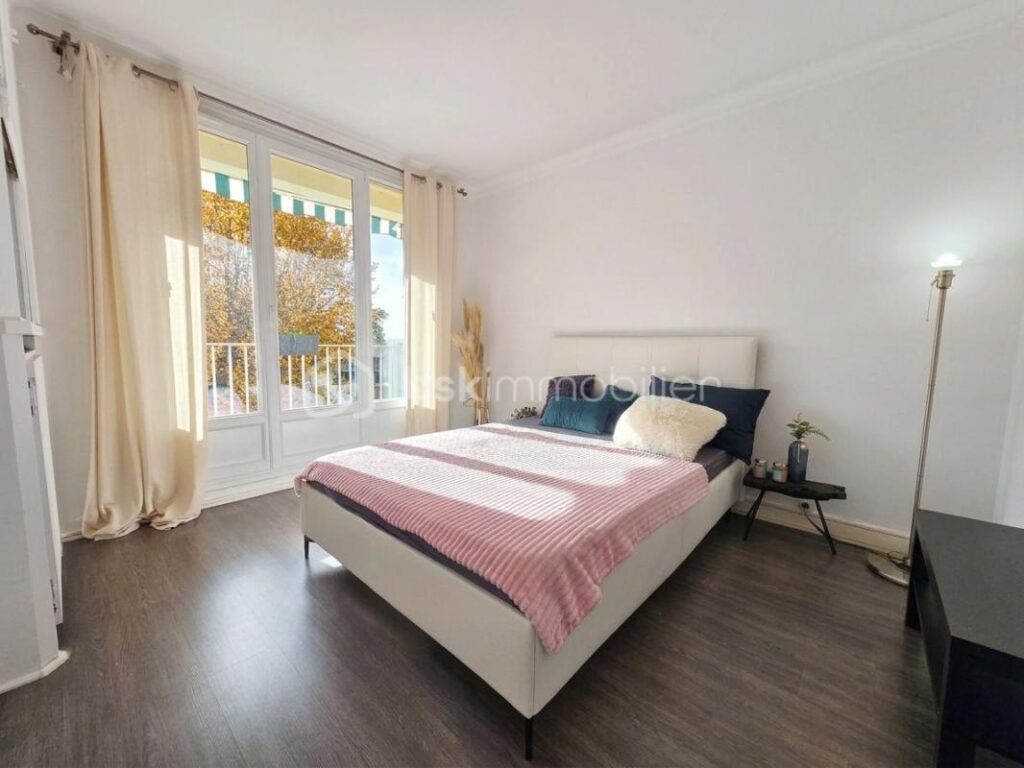 Appartement proche du centre ville – 4 pièces – 2 chambres – 73 m²