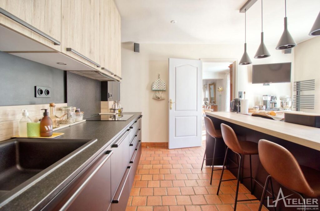 Maison familiale en lisière de forêt – 200m² de calme absolu – 7 pièces – 4 chambres – 211 m²