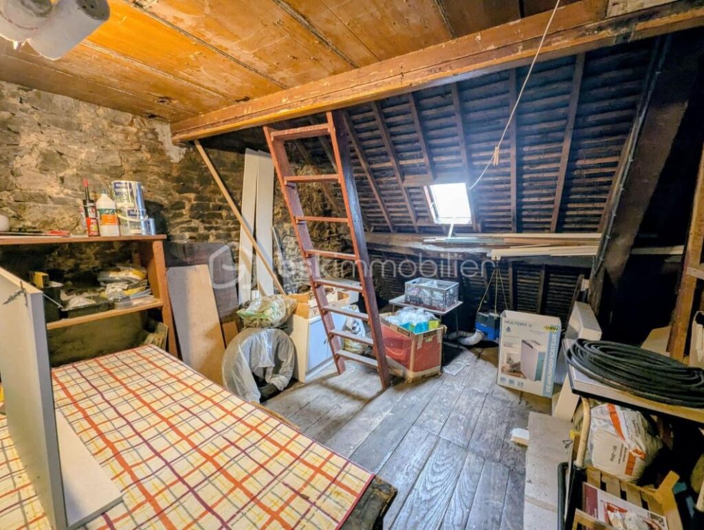 Appartement à vendre – Cœur de ville de FOUGERES avec vue sur le beffroi – 4 pièces – 2 chambres – 63 m²