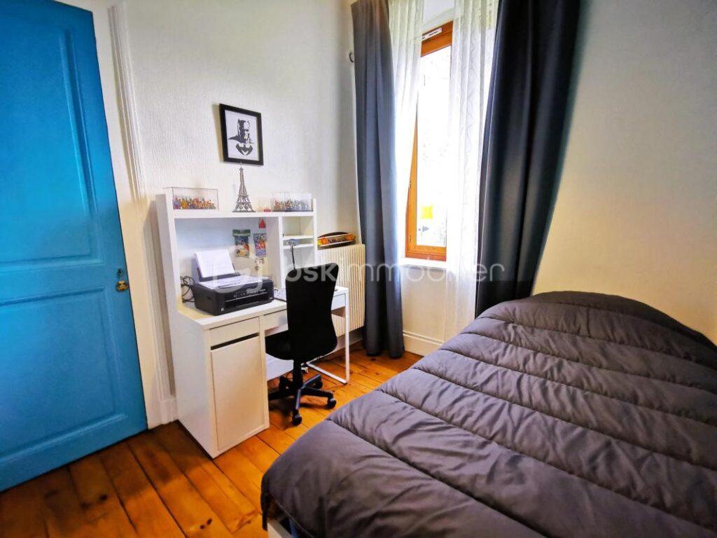 LIVET ET GAVET 38220- Charmante maison familiale de 109m² 3 chambres, bureau, jardin à la vue dégagée – 6 pièces – 3 chambres – 109 m²