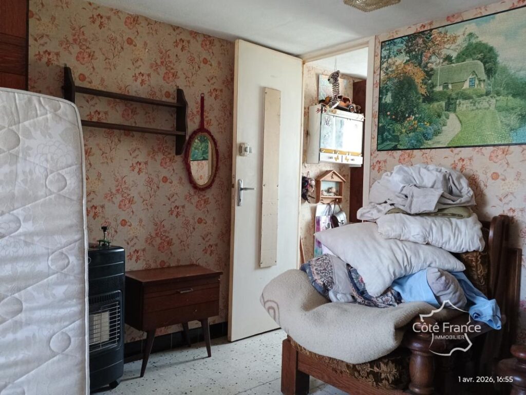 NORD – Noyelles-Sur-Sambre – Maison mitoyenne à rénover – 6 pièces – 3 chambres – 157 m²