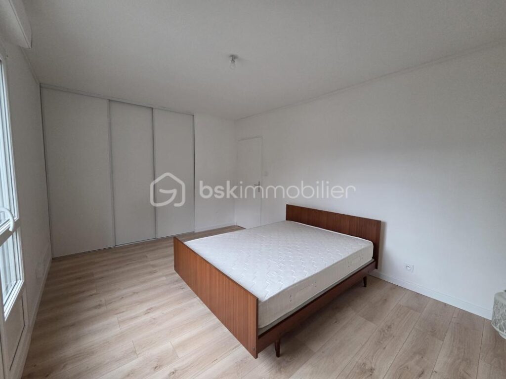 Appartement T3 Voiron 190 000 € – 4 pièces – 2 chambres – 71 m²