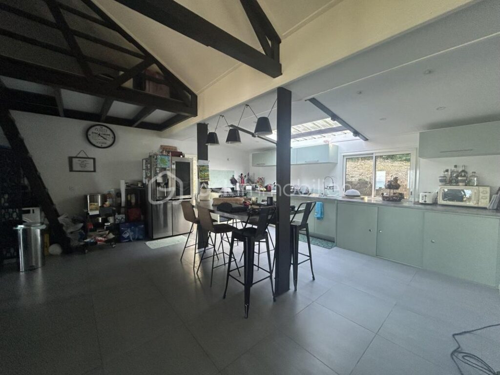 Maison de plain-pied de 181 m² sur un terrain de 1058 m² à Bellepierre – 5 pièces – 4 chambres – 136 m²