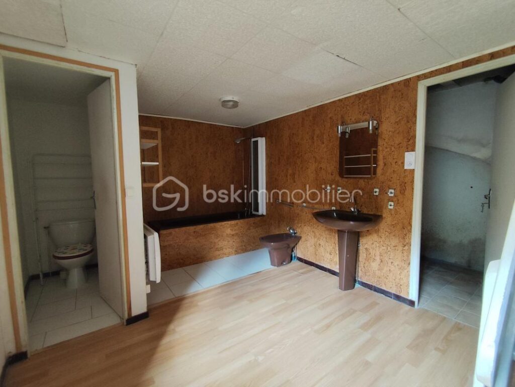 🏡 Maison de village 120 m² – Atypique & pleine de charme – Jardin intimiste 🌿 – 5 pièces – 3 chambres – 120 m²