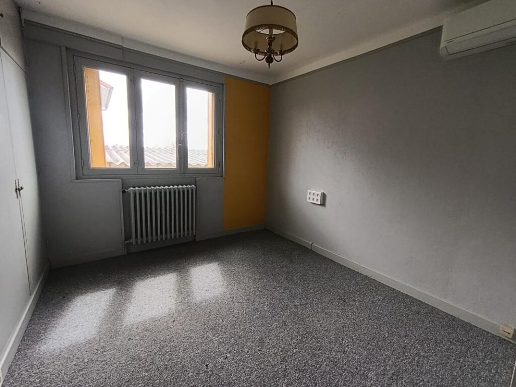 PROCHE TOUTES COMMODITES, BEL ENVIRONNEMENT – 5 pièces – 4 chambres – 186 m²