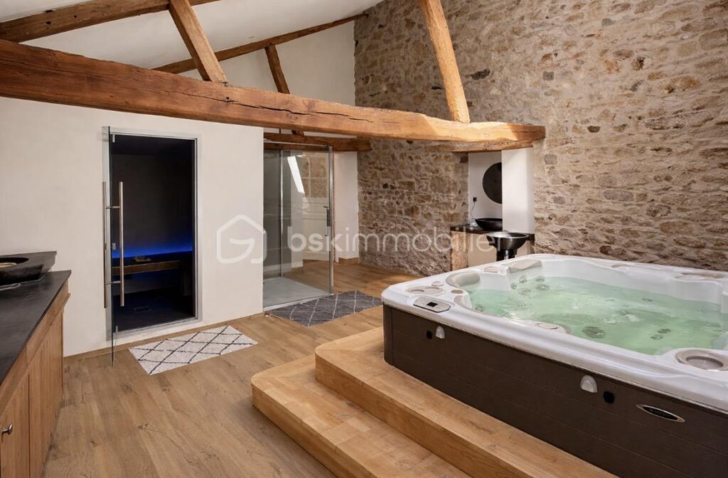 🏡 Longère d’exception – Propriété de prestige à Cholet – 397 m² – Parc d’1 hectare – 12 pièces – 5 chambres – 398 m²