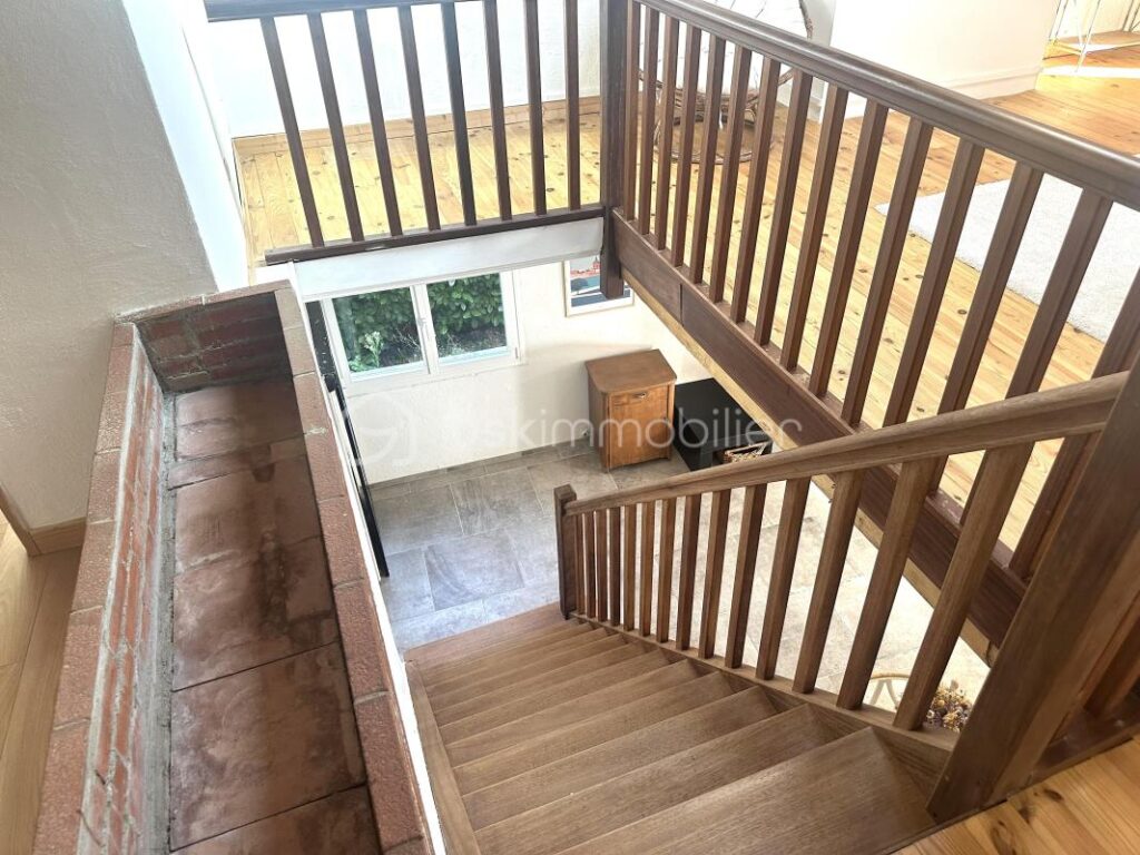 Maison 6 pièces – 215m2 – 6 pièces – 4 chambres – 215 m²