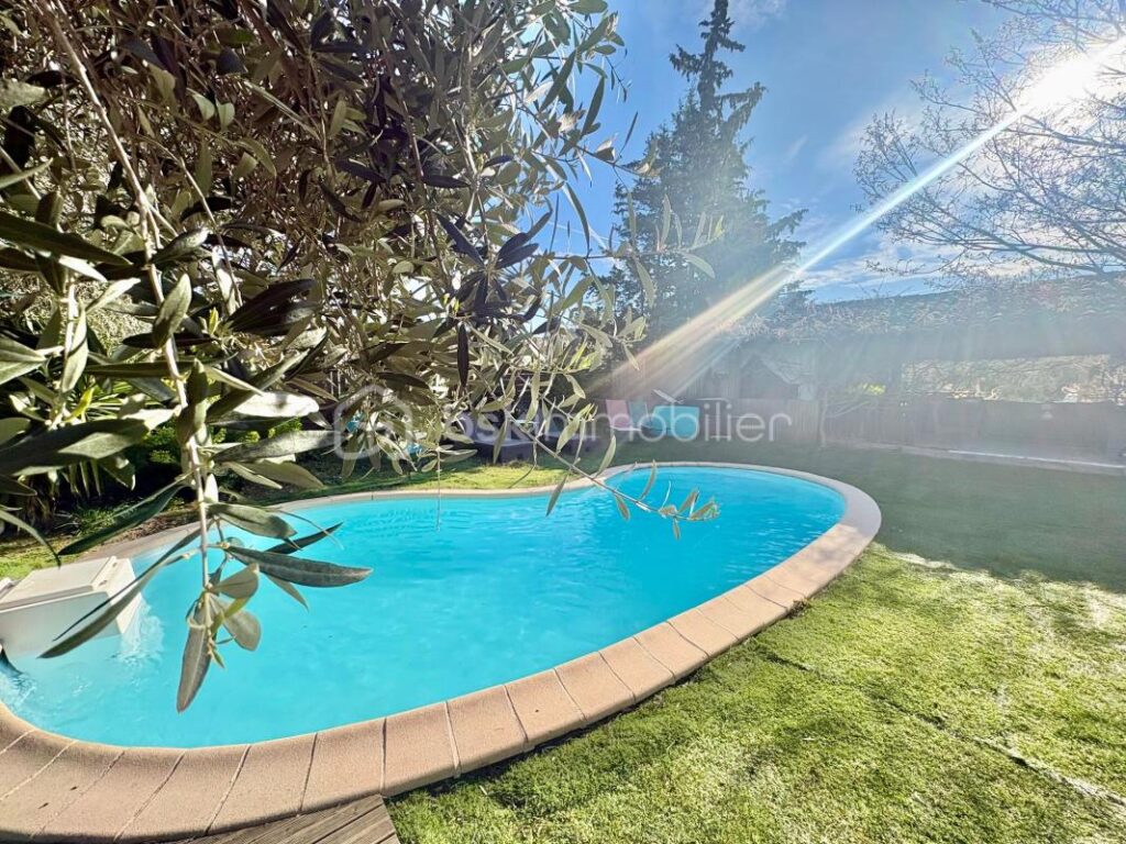 VENTE FAYENCE MAISON PLAIN-PIED 4 CHAMBRES PISCINE – 5 pièces – 4 chambres – 100 m²