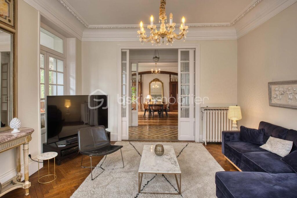 « DANS MON JARDIN D’HIVER… » – 11 pièces – 6 chambres – 315 m²