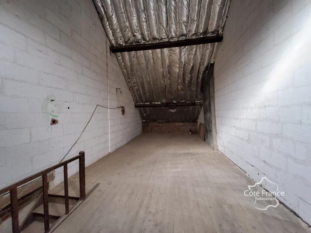 Revin 08. Maison 102 m2. Trois chambres et garage – 4 pièces – 3 chambres – 102 m²