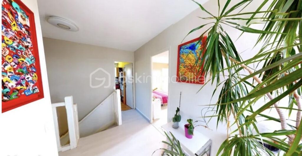 propriété – 7 pièces – 5 chambres – 152 m²