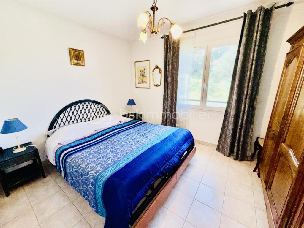 DPT VAR (83) – VUE MER PANORAMIQUE A COUPER LE SOUFLE POUR CE BEL APPARTEMENT – 4 pièces – 2 chambres – 80 m²