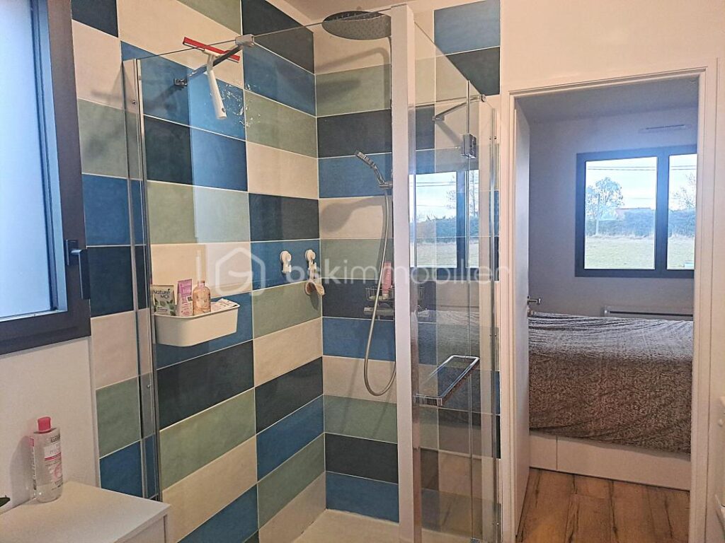 Maison en bois T6 sur 3580 m² – 6 pièces – 4 chambres – 136 m²