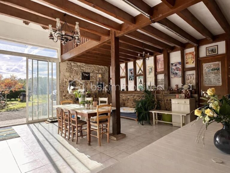 **Maison landaise de caractère avec piscine et parc arboré – Fort potentiel** – 5 pièces – 4 chambres – 164 m²