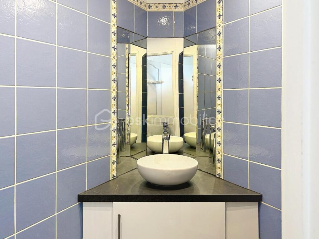 T3 TRAVERSANT AVEC BALCONS – 3 pièces – 2 chambres – 69 m²