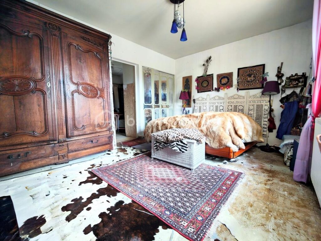 Belle maison familiale 5 ch dans un écrin boisé avec vue dégagée – 7 pièces – 5 chambres – 200 m²