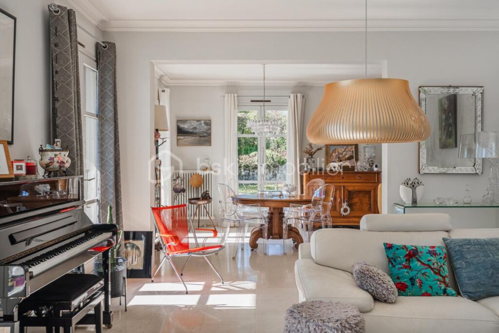 ***EXCLUSIVITÉ À BERNIN : LA VILLA FAMILIALE 7 PIECES PAR EXCELLENCE – ÉLÉGANCE & PANORAMA – 7 pièces – 4 chambres – 213 m²