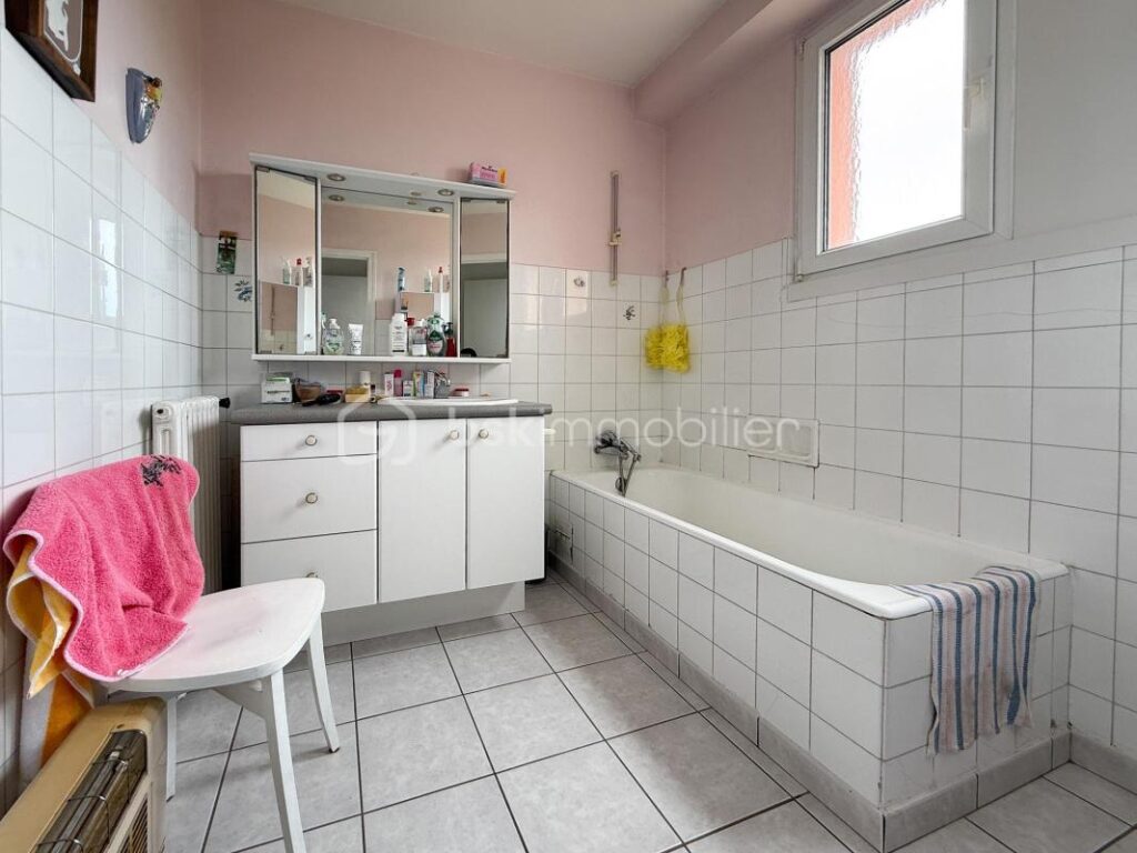 Maison familiale avec vue mer à moins de 400 mètres de la plage des trois moutons – 9 pièces – 5 chambres – 143 m²