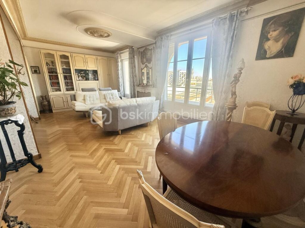 🏙️ Appartement 5 pièces – 86 m² – Centre-ville de Rennes VUE A 180° Au 6ᵉ étage avec ascenseur – 4 pièces – 2 chambres – 86 m²