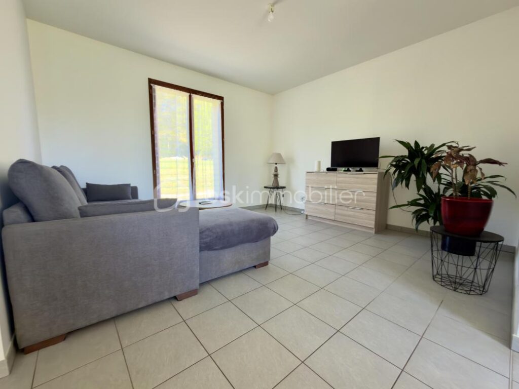 Maison contemporaine de plain-pied – Lumineuse – Grand terrain – 4 pièces – 3 chambres – 89 m²