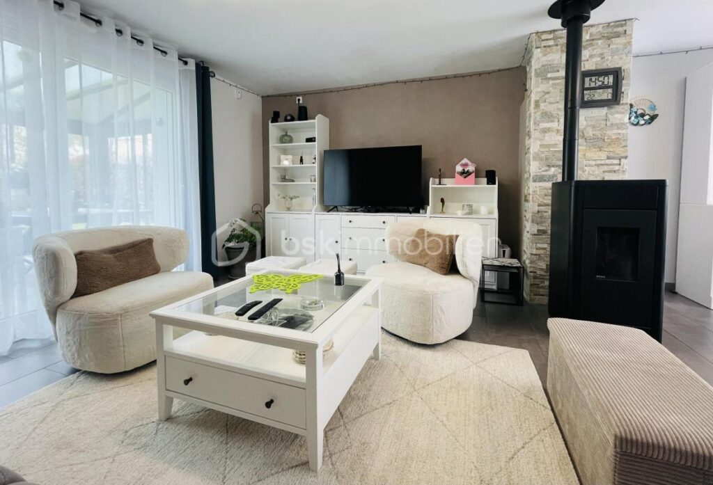 Maison 4 chambres avec véranda et jardin clos – Vue dégagée – 8 pièces – 4 chambres – 100 m²