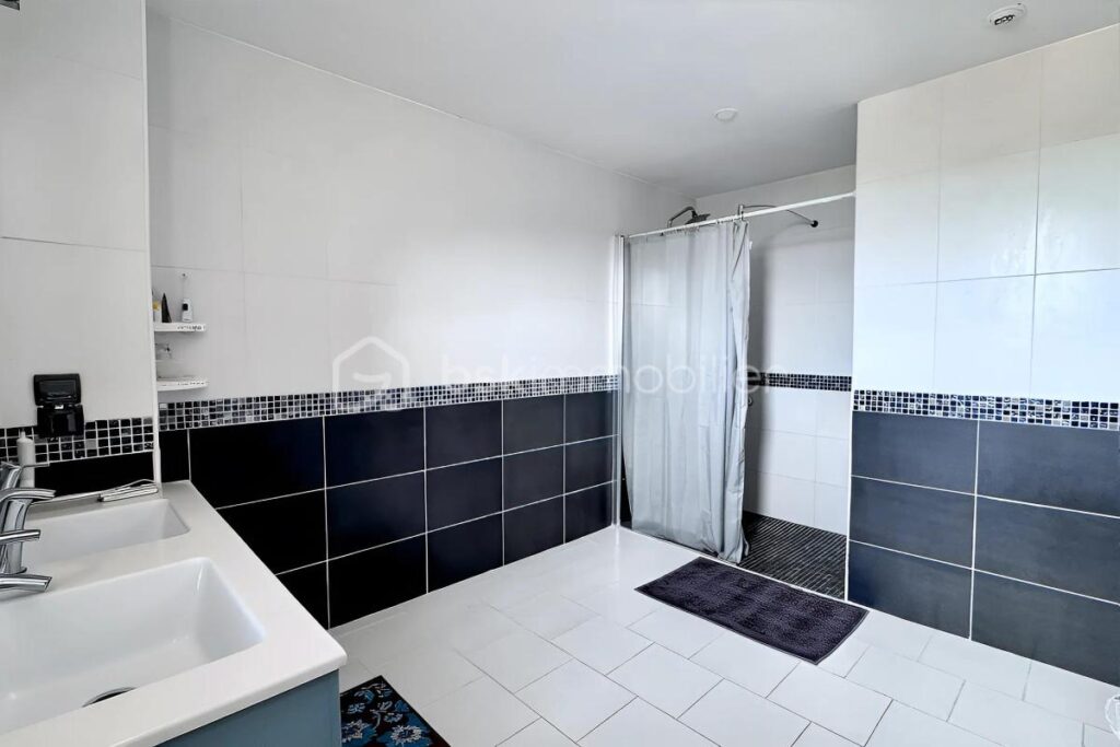 Achat d&rsquo;une Villa 137m² 5 pièces 4 chambres avec piscine à Brignoles secteur résidentiel – 5 pièces – 4 chambres – 131 m²