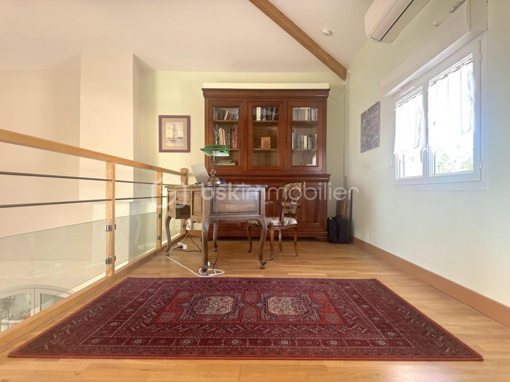 VILLA 7 PIÈCES – 200M2 – 7 pièces – 5 chambres – 200 m²