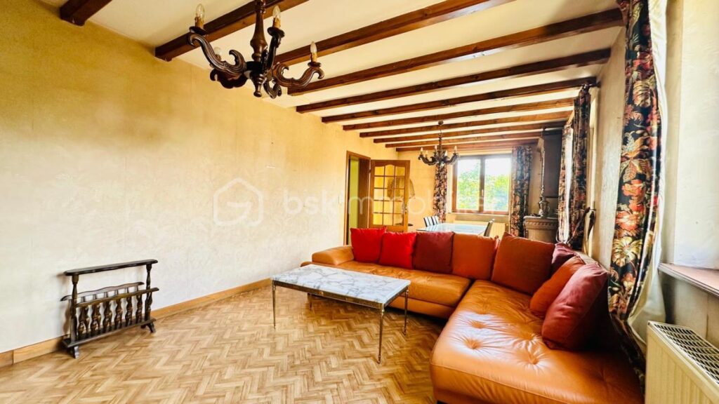 Maison traditionnelle de 1990 – 7 pièces – 5 chambres – 190 m²