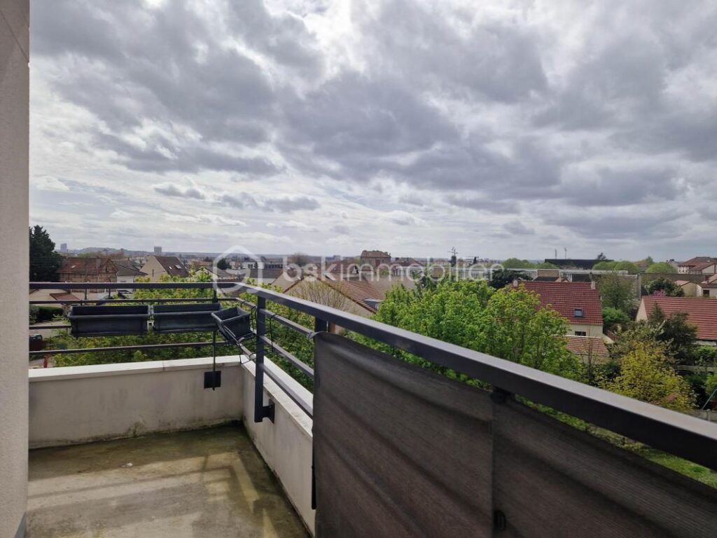 Appartement moderne et lumineux à vendre avec balcon et terrasses dans un quartier prisé – 4 pièces – 3 chambres – 75 m²