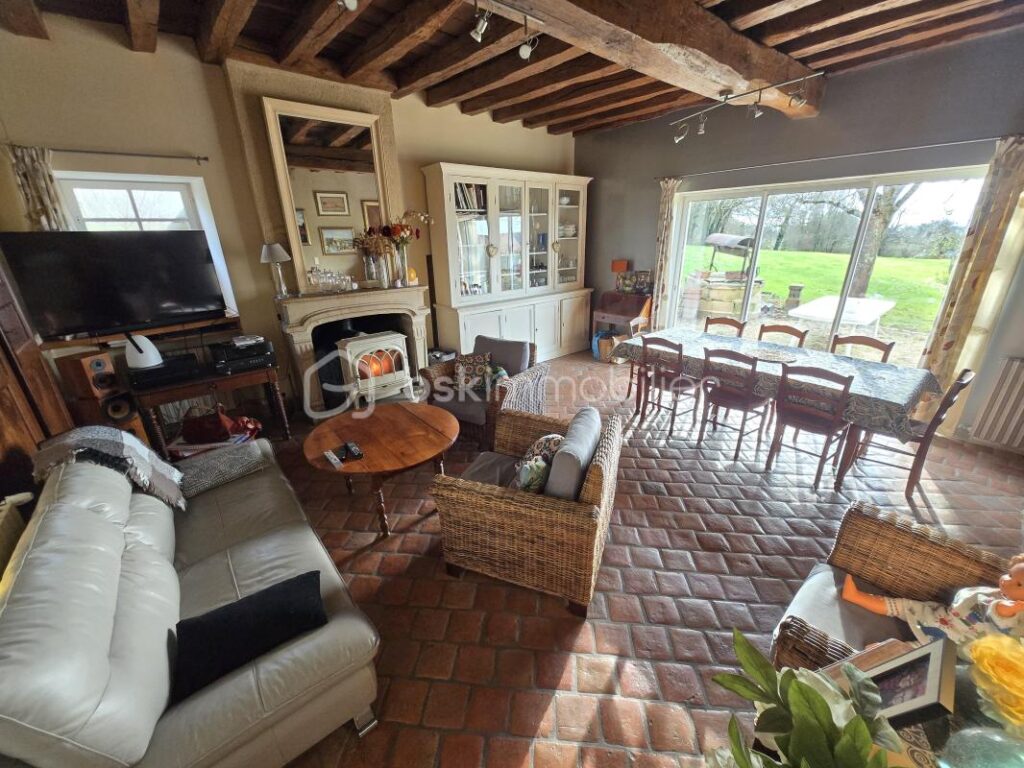 Magnifique Corps de Ferme de 188 m² à Chaulgnes – 5 pièces – 4 chambres – 188 m²