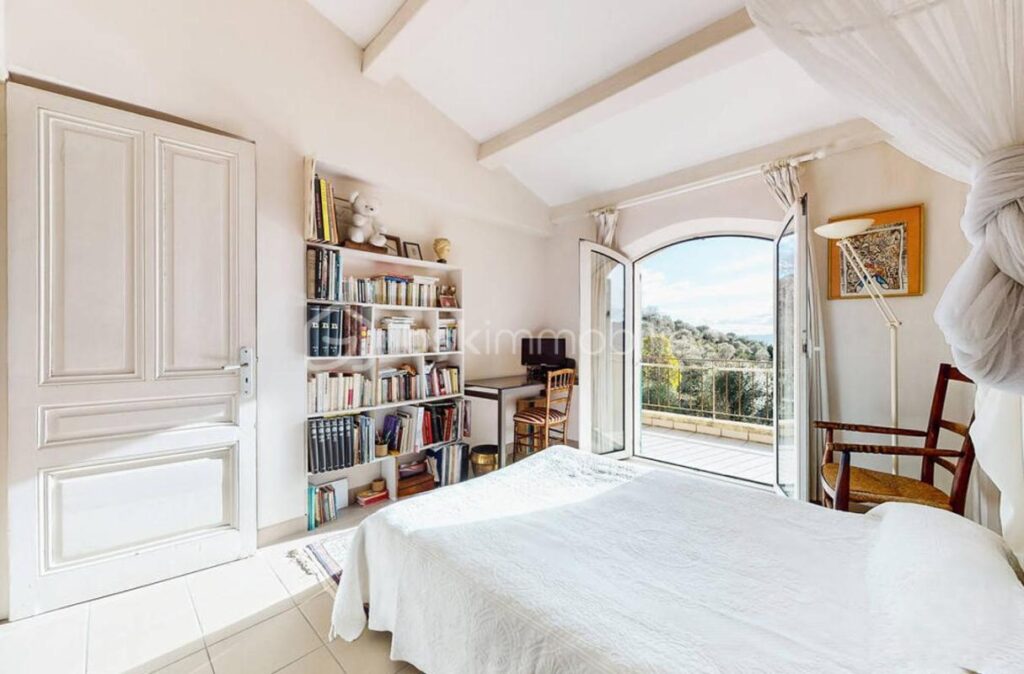 Maison Type 4 / 5 136 m² sur 1400 m² de terrain – 5 pièces – 3 chambres – 136 m²