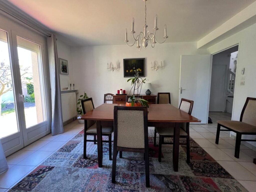 Élégante villa familiale avec vue Pyrénées – L’Union, proche Toulouse – 8 pièces – 5 chambres – 235 m²