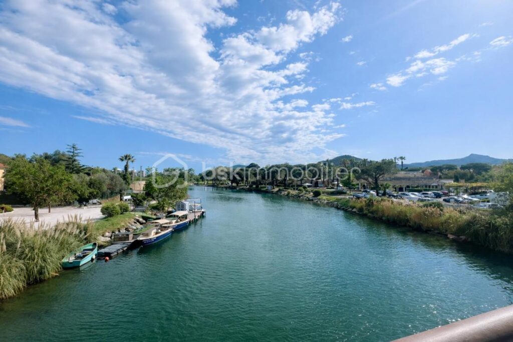 Mandelieu-la-Napoule – Studio 24,50 m² avec coin nuit – Résidence avec piscine – Proche plages – 1 pièce – NR chambres – 24 m²