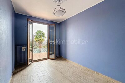 Maison traditionnelle 6 pièces au calme avec sous-sol/garage/terrasse/carport/jardin – 6 pièces – 5 chambres – 135 m²