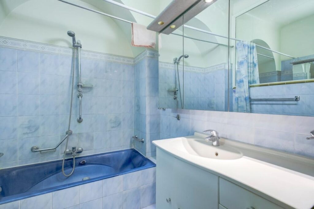 A VENDRE NICE VUE MER PROMENADE DES ANGLAIS 73 m² – 2 pièces – 1 chambre – 73 m²
