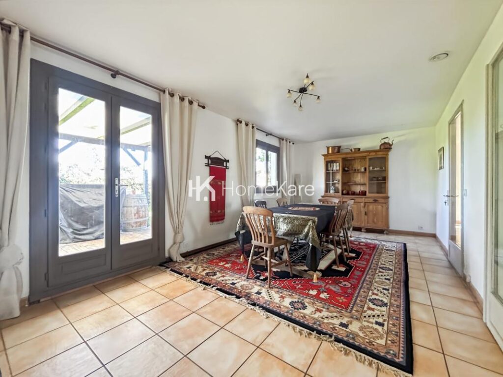 MAISON FAMILIALE DANS UN ENVIRONNEMENT IDEAL – 7 pièces – 5 chambres – 192 m²